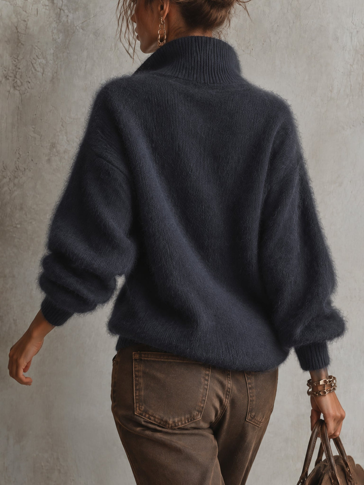 Pull en Mohair Oversize avec Détails en Cuir PU et Zip Demi