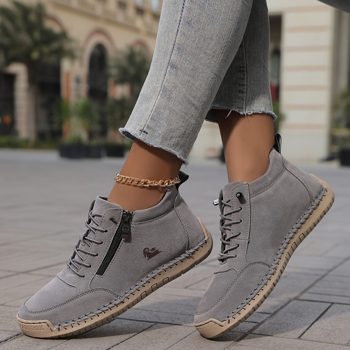 Mila — Comfortable & Supportive Sneakers with Zip
