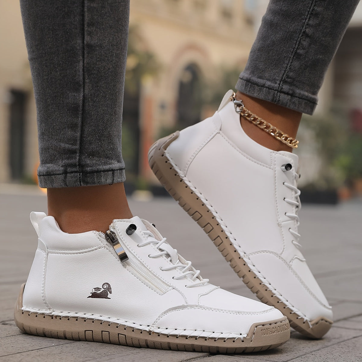 Mila — Comfortable & Supportive Sneakers with Zip